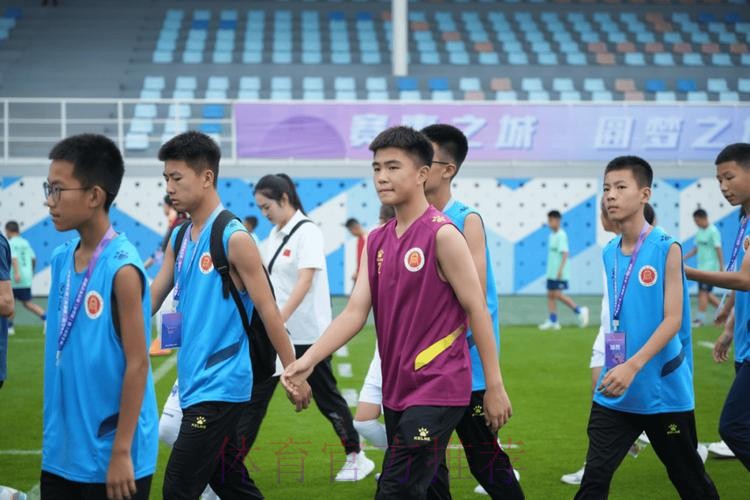 相约唐山南湖城市足球广场 第七届“冀萌杯”青少年足球赛燃情开赛